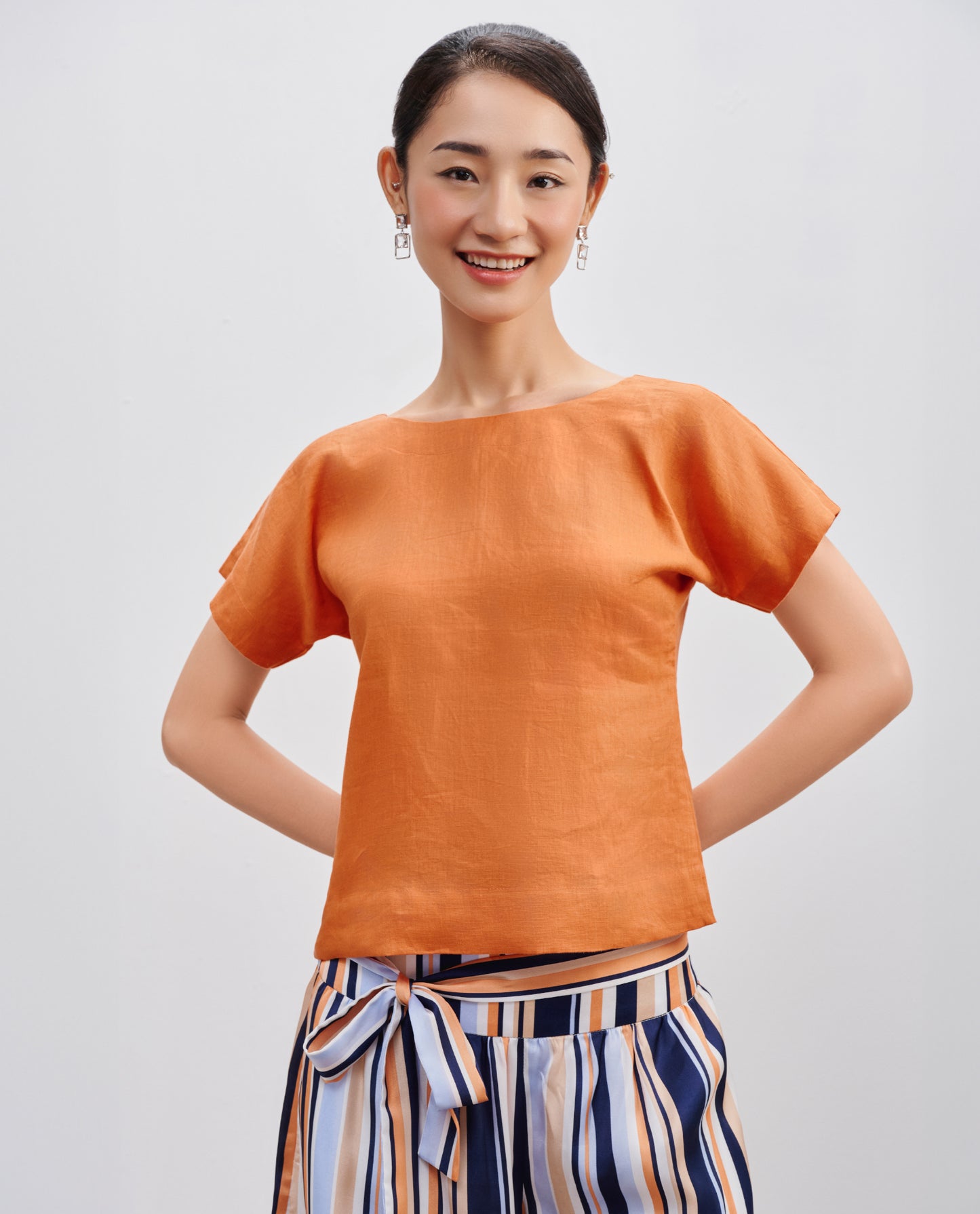 Áo Cổ Tròn Linen Mơ Nghiền TOP210