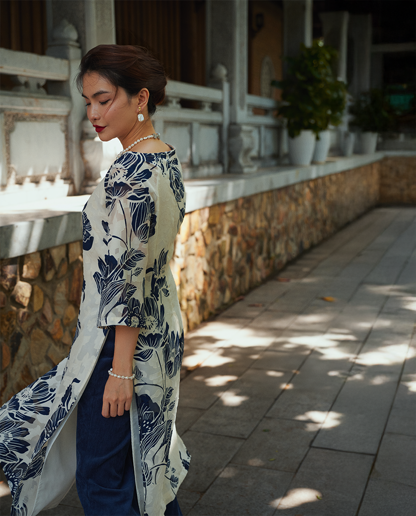 Áo Dài Cổ Thuyền Mẫu Đơn ADA013