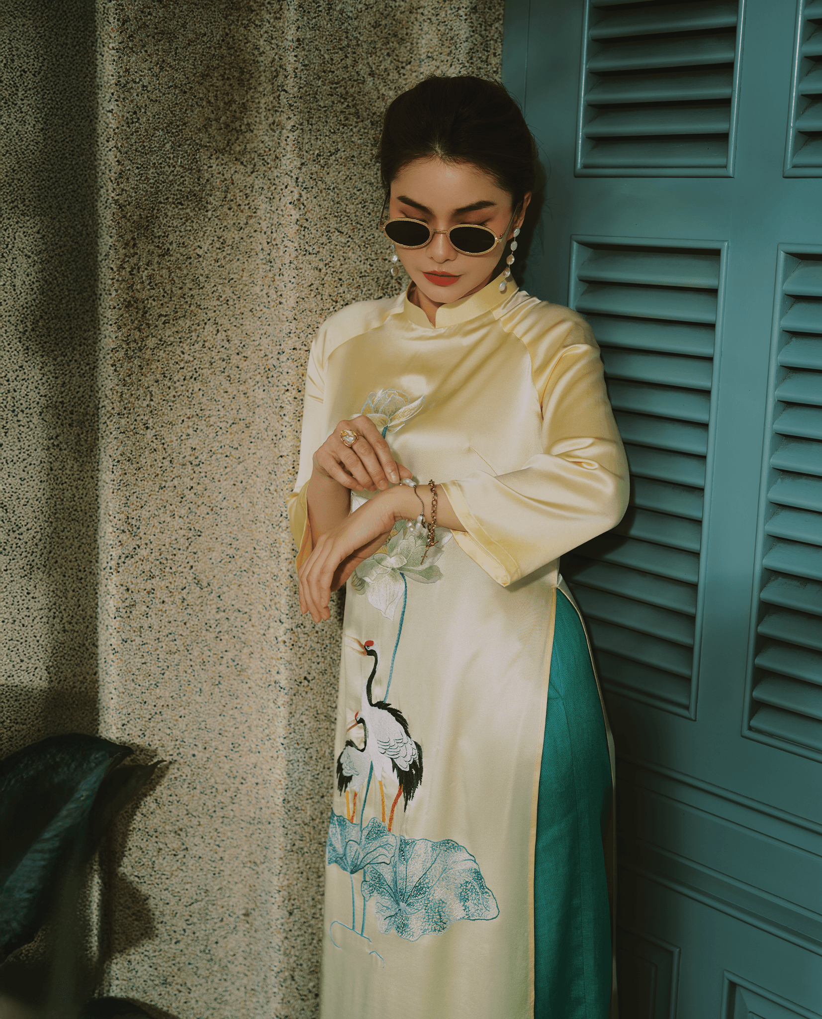 Áo Dài Lụa Thêu Tay Sen ADA008 - Hity