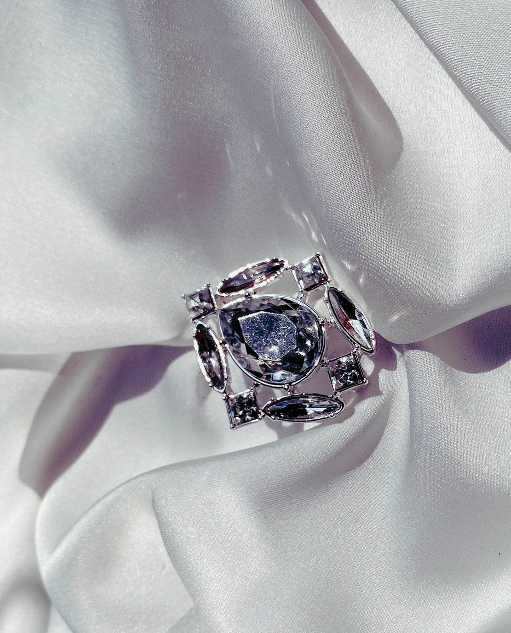 Cài Áo Pha Lê Dee ACC146.59 - Hity