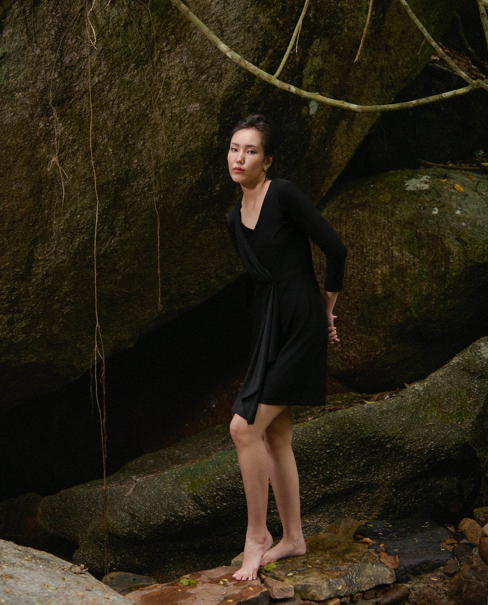 Đầm Đắp Vạt Nguyệt DRE214 - Hity