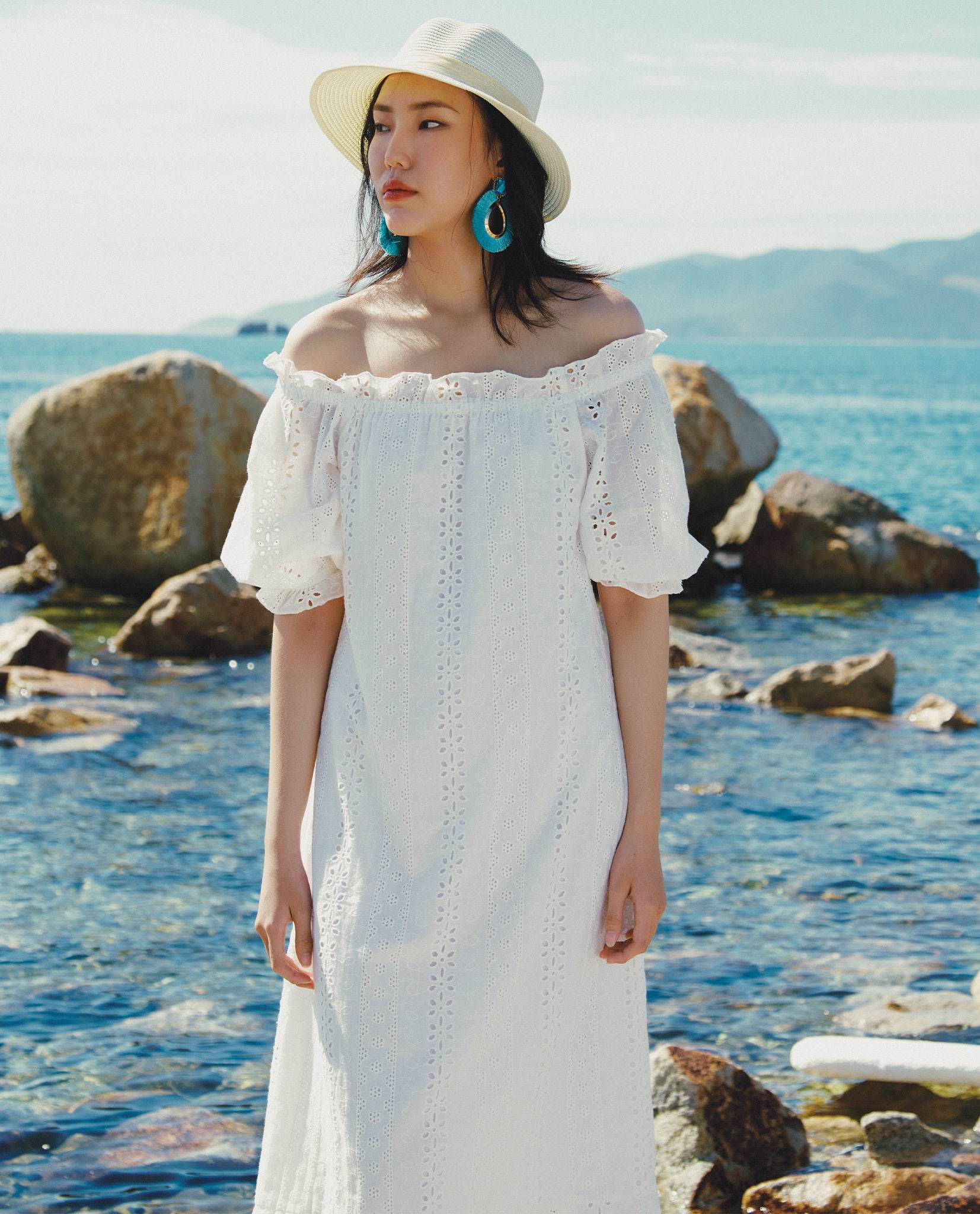 Đầm Trễ Vai Thêu Hạ Vũ DRE225 - Hity