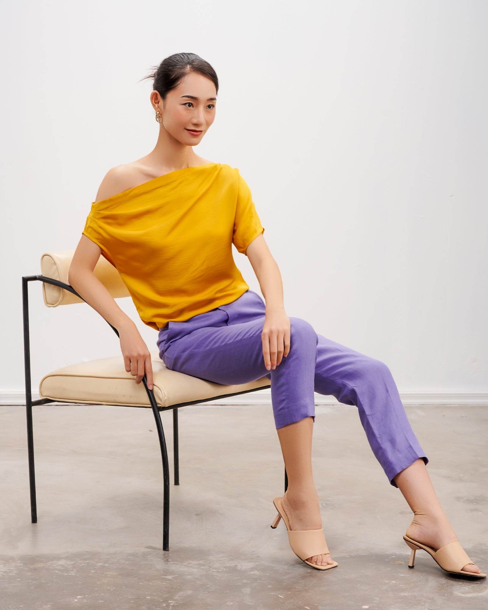 Áo Lệch Vai Hướng Dương - Hity