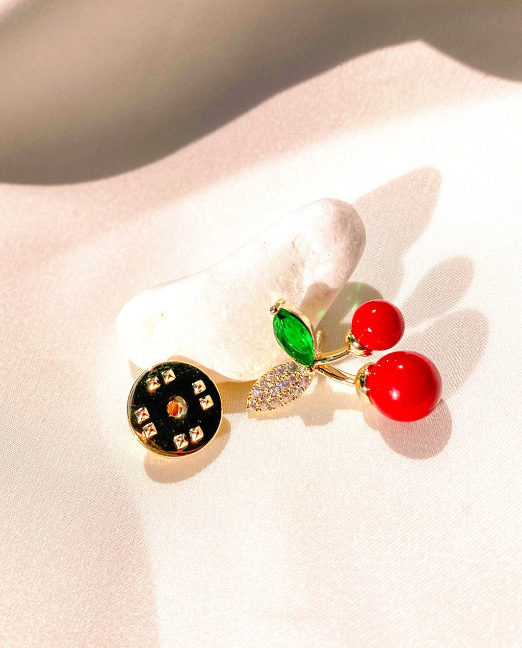 Cài Áo Cherry ACC140.4 - Hity