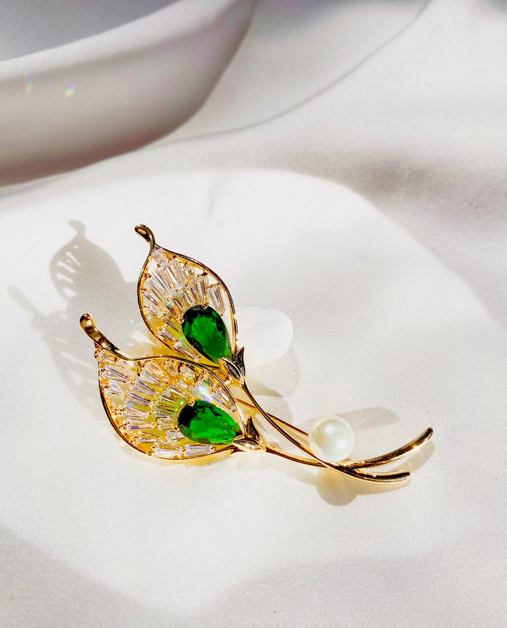 Ghim cài áo vest nữ xanh emerald cài áo dài trâm cài áo pha lê phụ kiện thời trang cao cấp | Thời trang thiết kế Hity