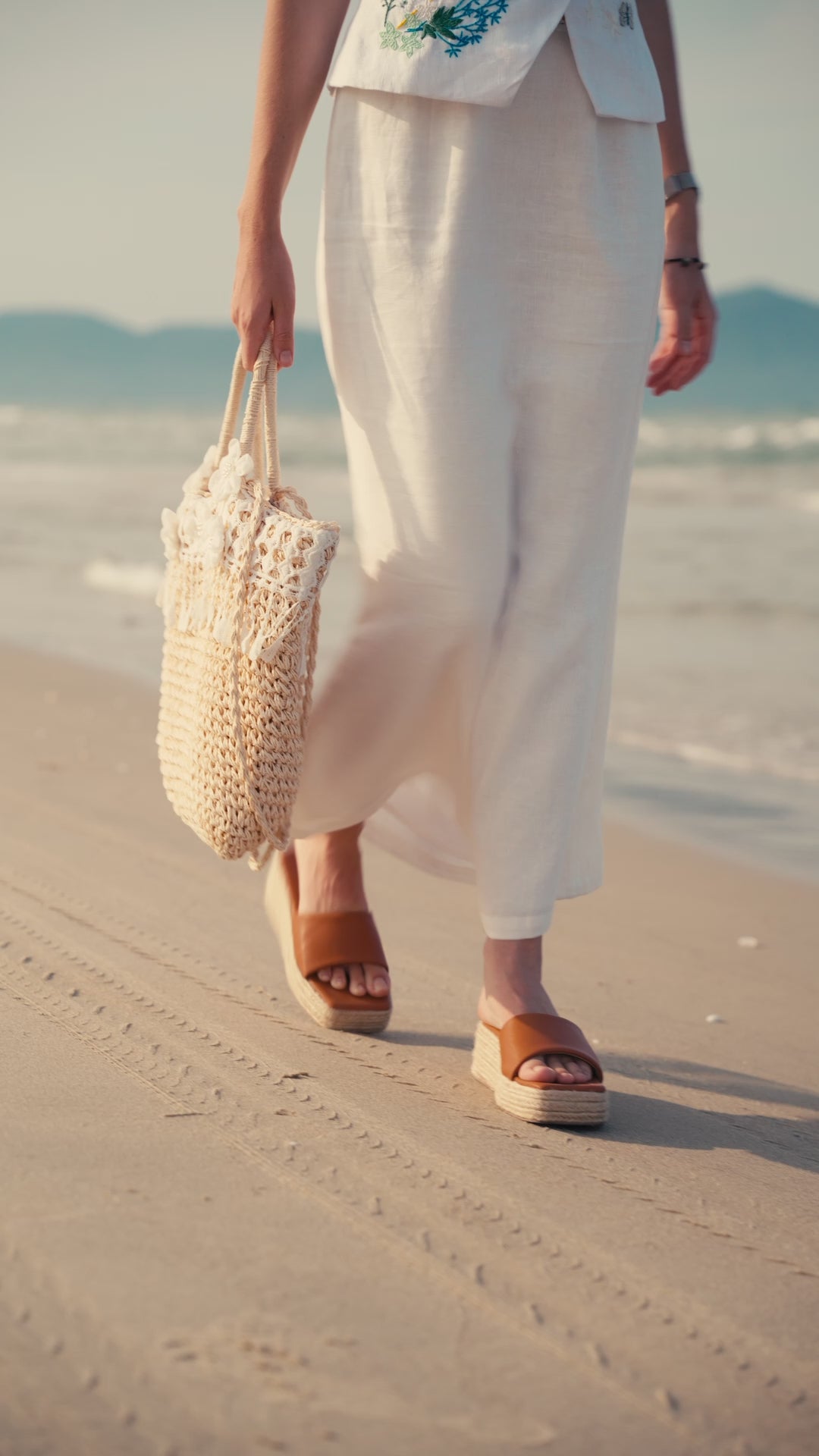 Áo vest linen thêu tay thời trang Hity