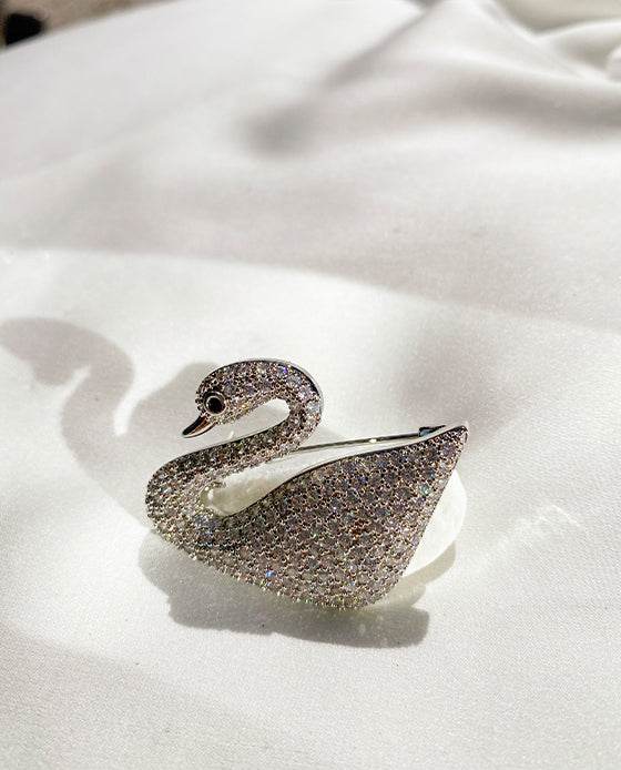 Cài Áo Thiên Nga Charlotte Bạc ACC146.35 - Hity