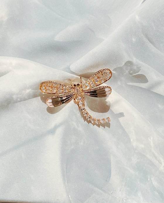 Cài Áo Chuồn Chuồn Devilie ACC146.39 - Hity